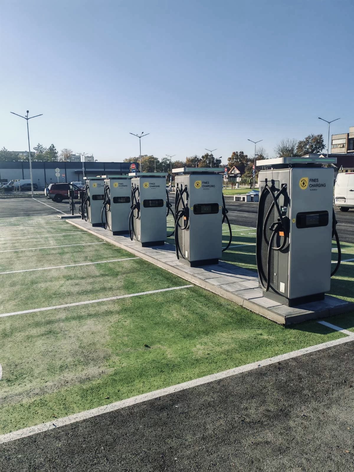 Нов заряден хъб с 14 зарядни точки в Пловдив